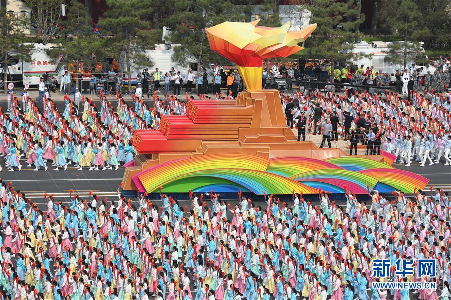 (新华全媒头条·图文互动)(1)彩云长在有新天——党的十九大以来以习近平同志为核心的党中央关心推进宣传思想工作纪实